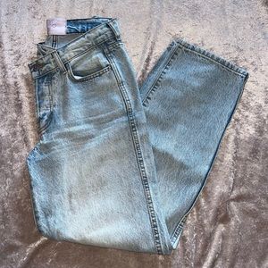 REVICE Straight Leg Asymmetrical Waist Jean | Size 26